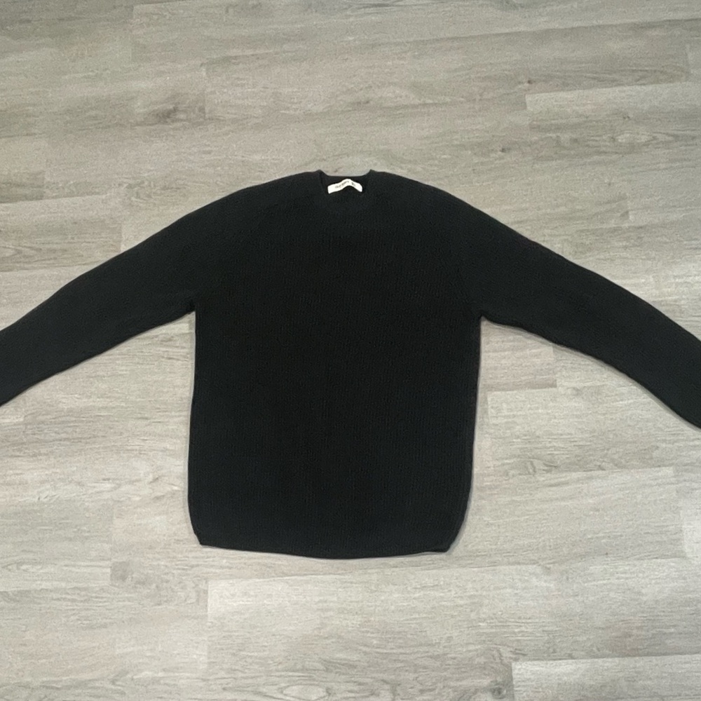 Old Navy Black Sweater-Size Large